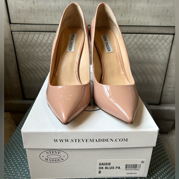 Blush Colored Steve Madden Patent leather Heeled pumps - Picture 2 of 10